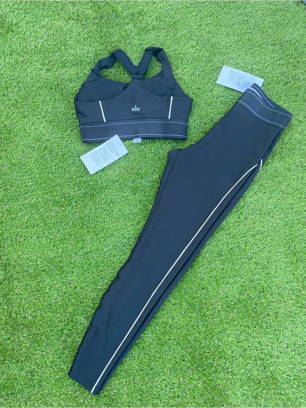 ALO Yoga Black Sports Bra and Leggings Set with White Piping